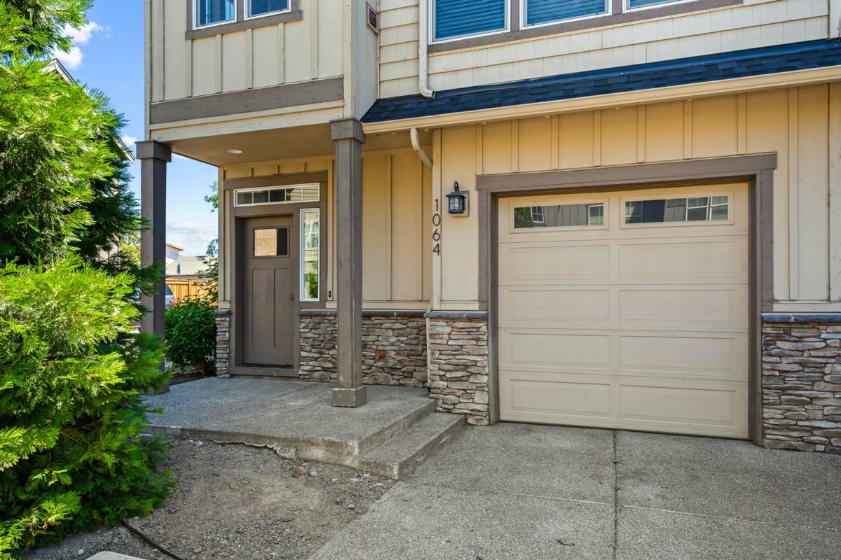 Townhouse for rent at 1064 SE Leonel Lane, Bend, OR 97702