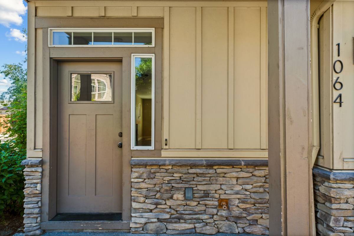 Townhouse for rent at 1064 SE Leonel Lane, Bend, OR 97702
