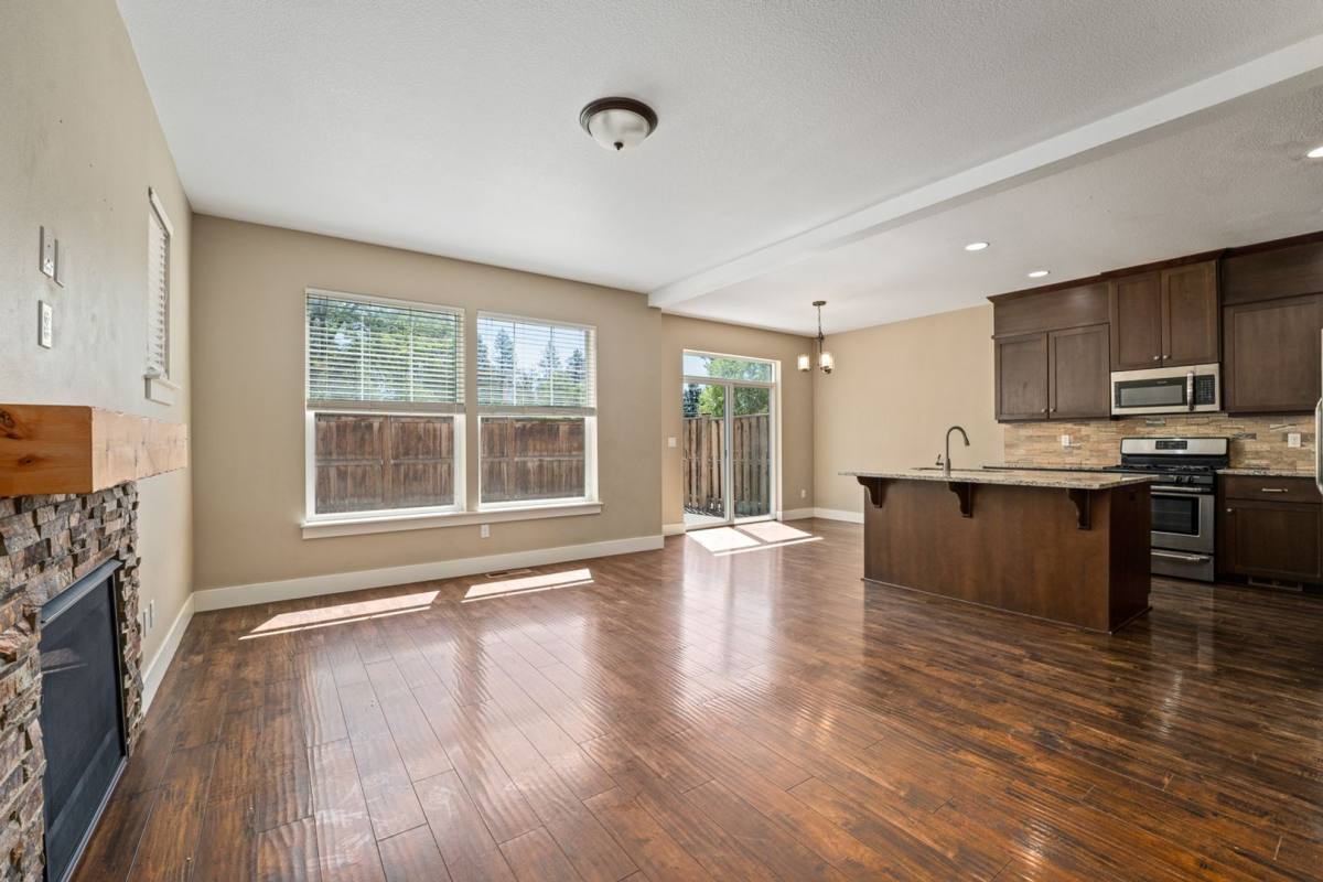 Townhouse for rent at 1064 SE Leonel Lane, Bend, OR 97702