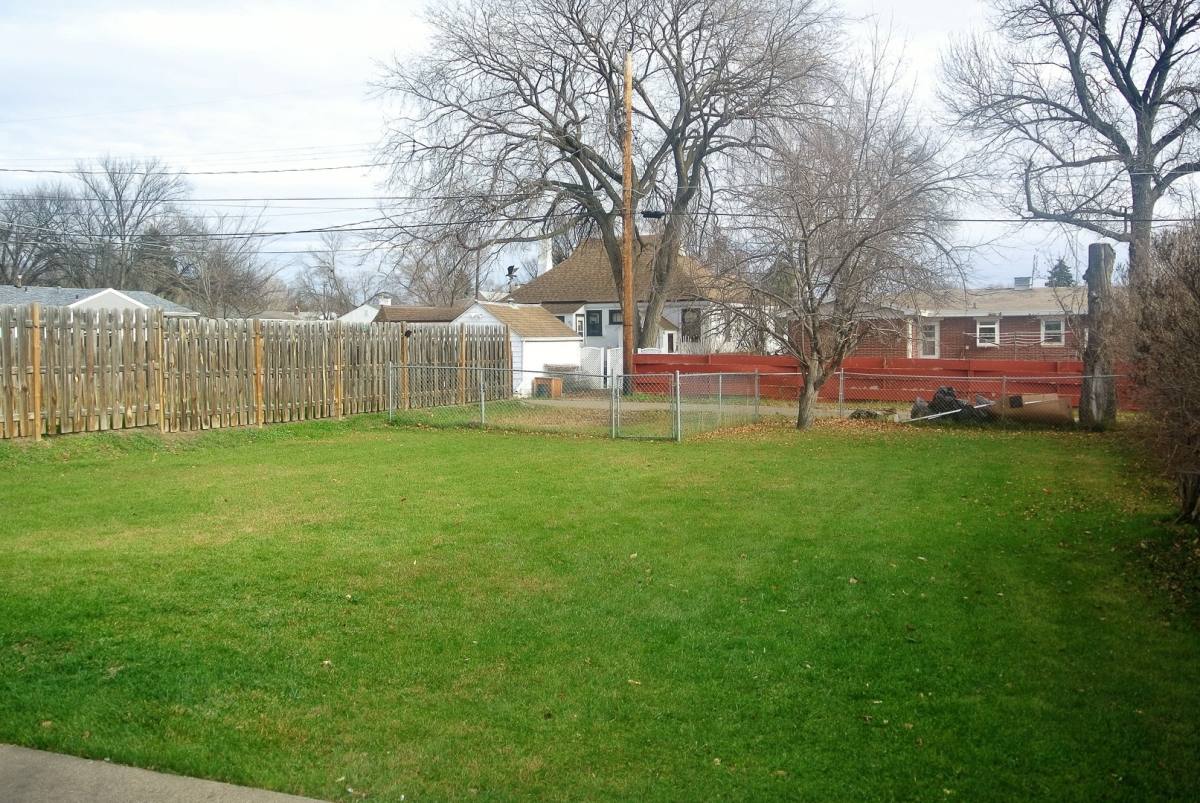 House for rent at 620 17th St NW, Minot, ND 58701