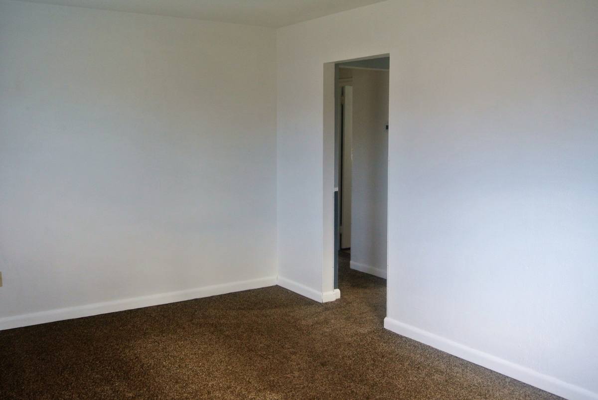 House for rent at 620 17th St NW, Minot, ND 58701