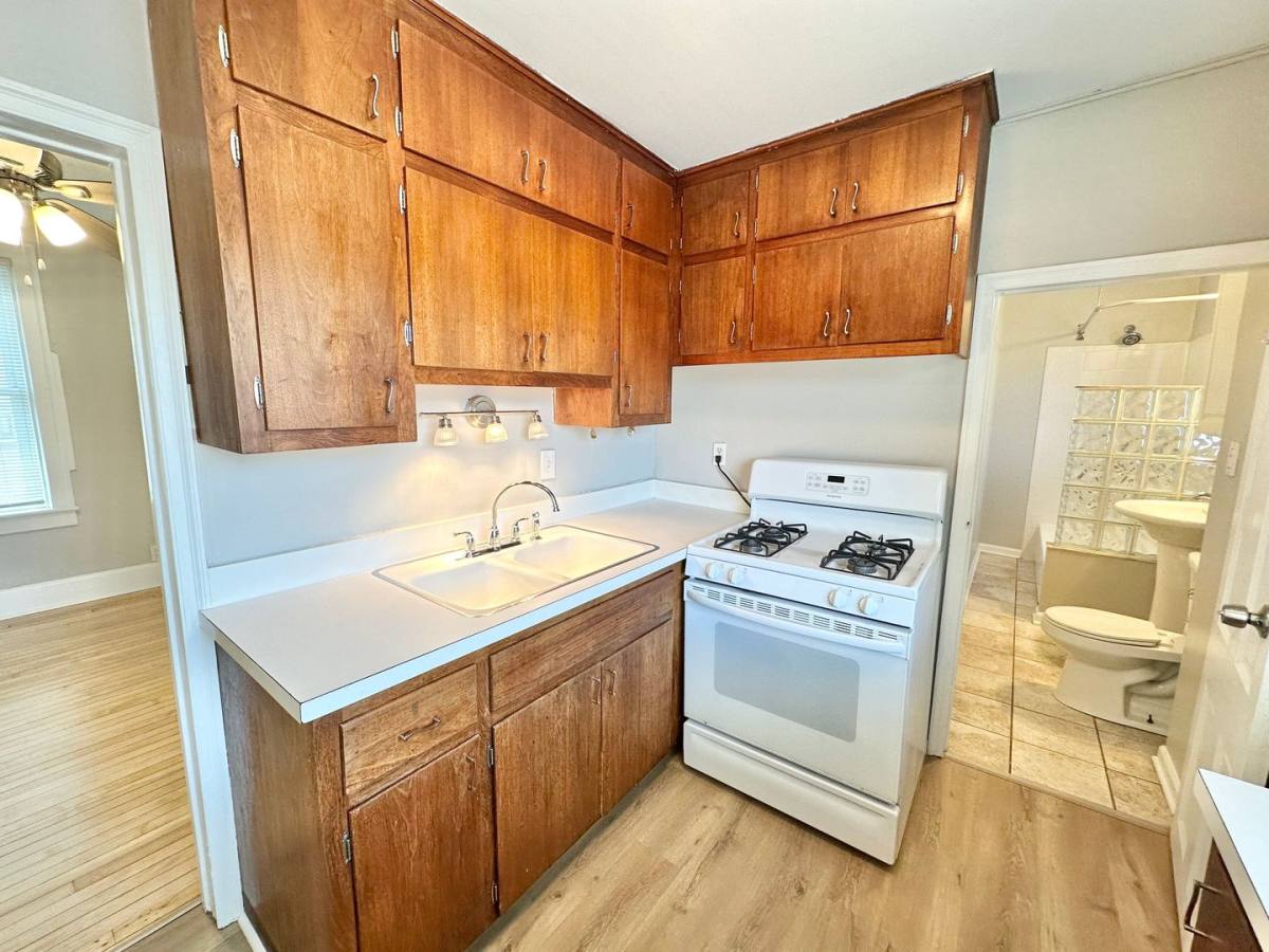 Apartment for rent at 1811 N Warren Ave, Milwaukee, WI 53202