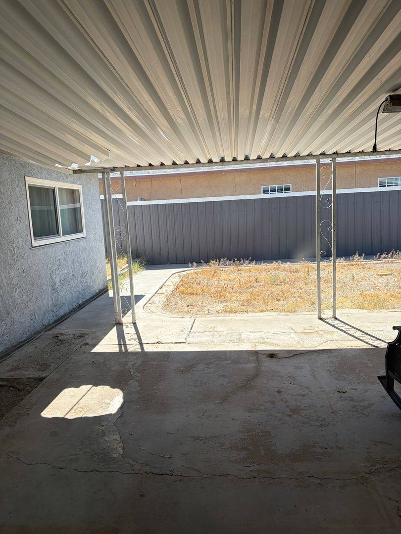 House for rent at 2001 Rio Vista Dr, Needles, CA 92363