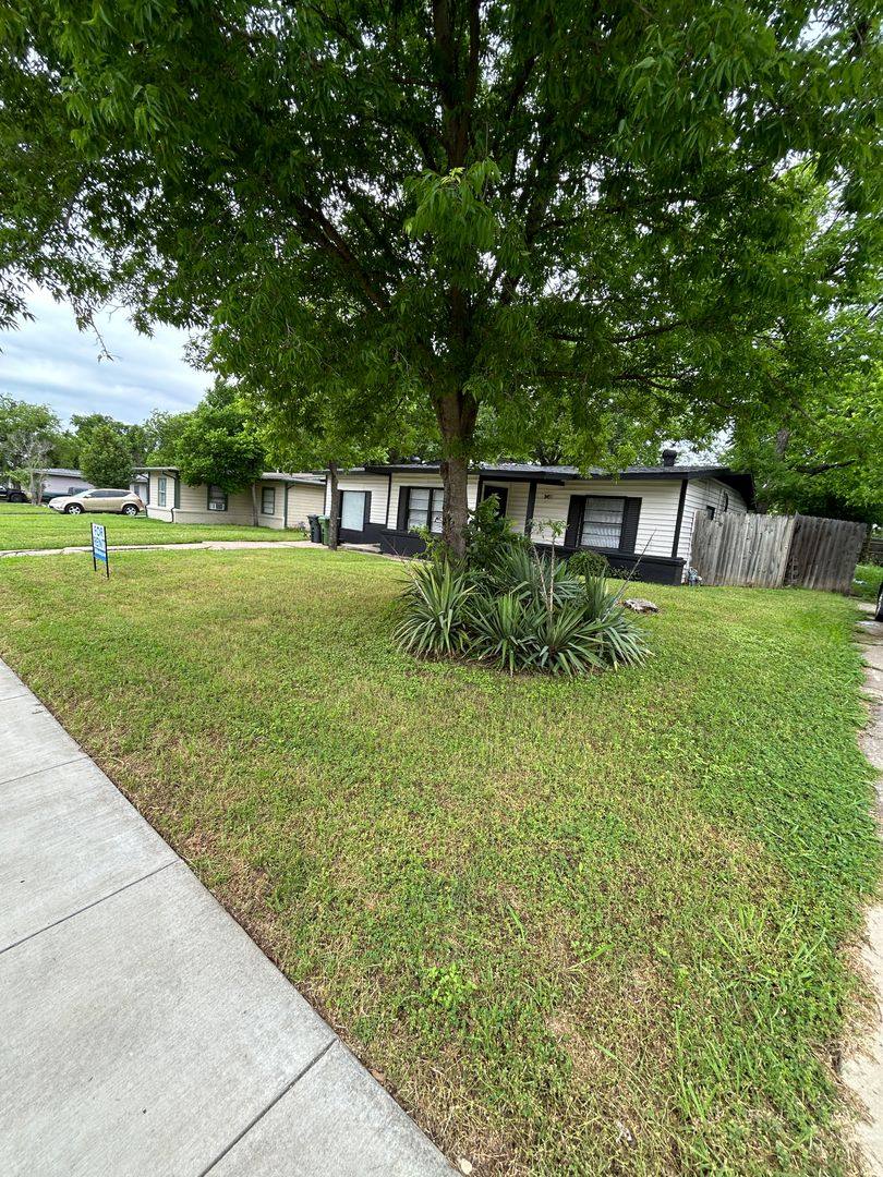House for rent at 805 Biggs Terrace, Arlington, TX 76010