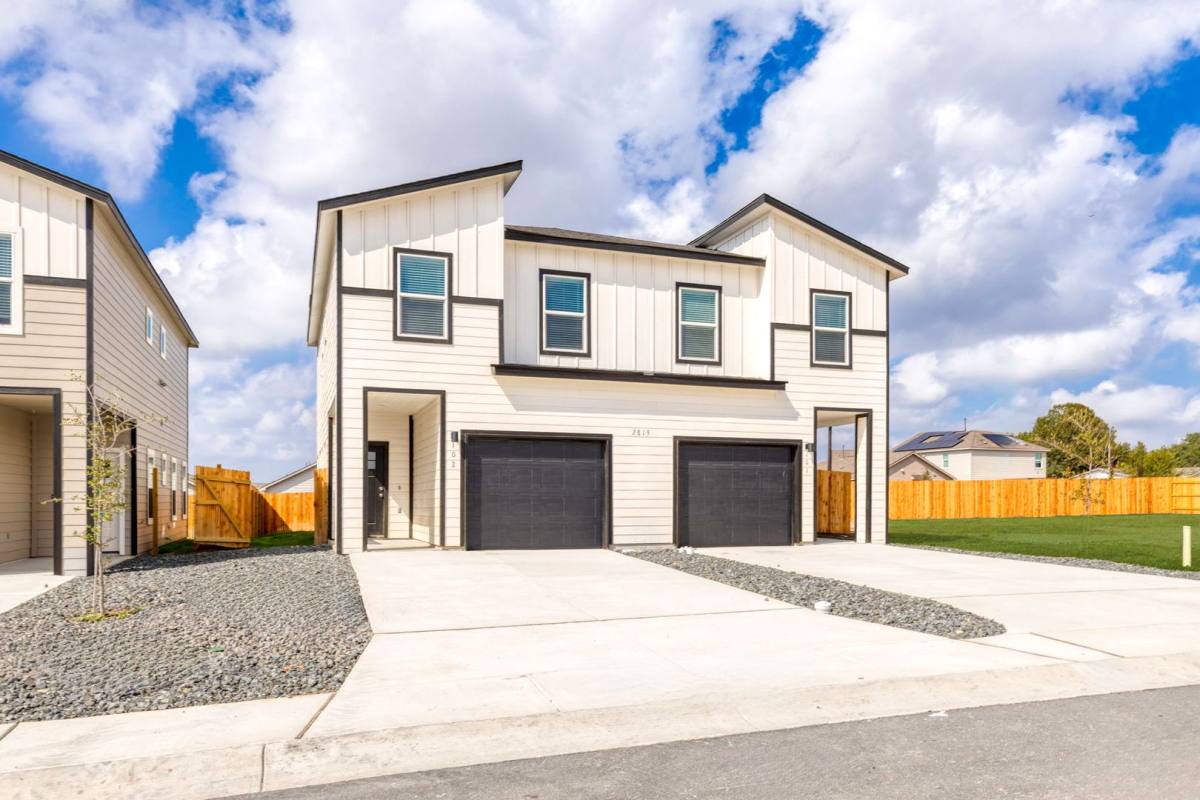 Townhouse for rent at 2707 Armaan Way, Converse, TX 78109