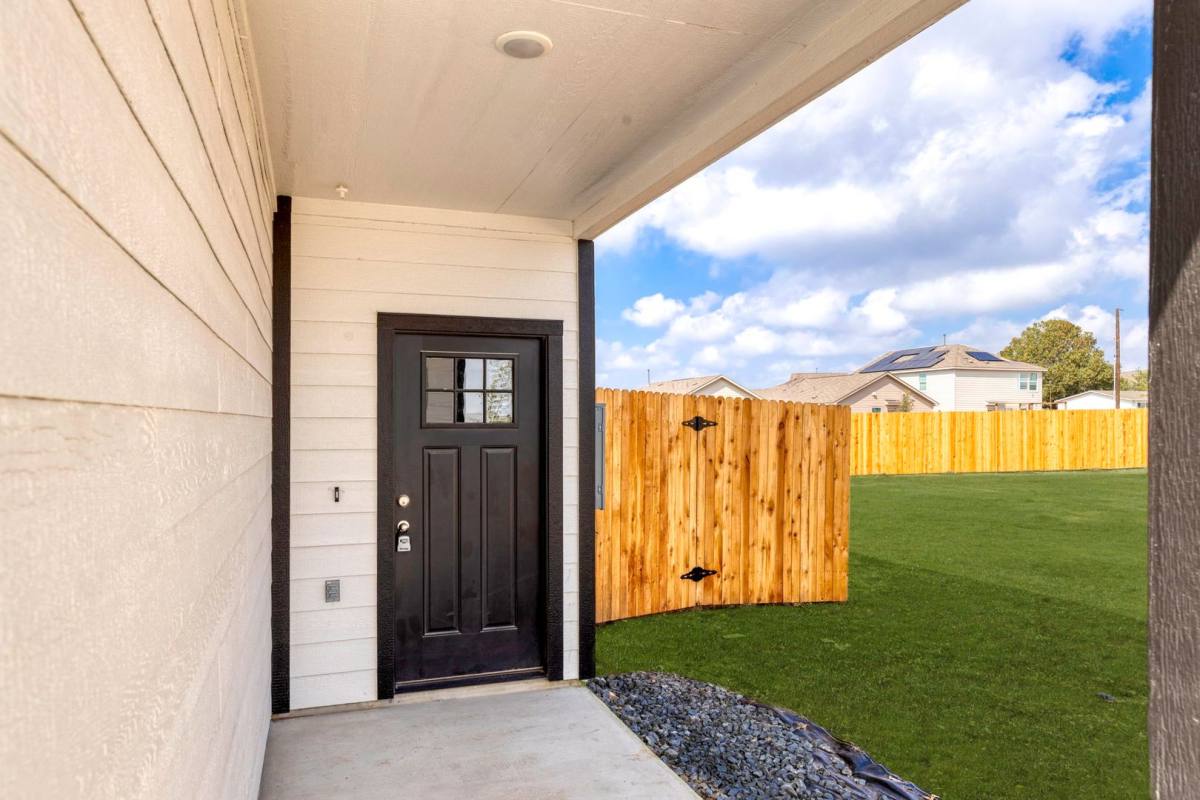 Townhouse for rent at 2707 Armaan Way, Converse, TX 78109