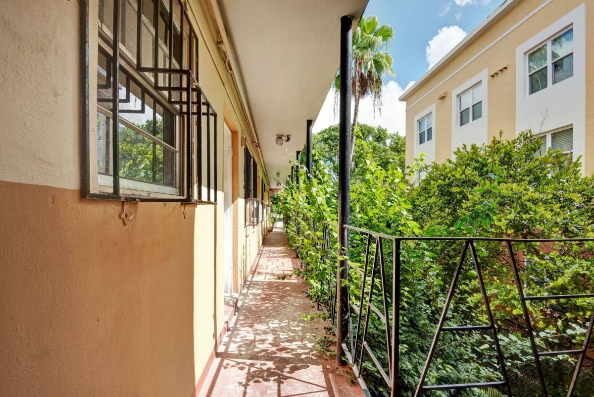 Apartment for rent at 542 NW 8th St, Miami, FL 33136