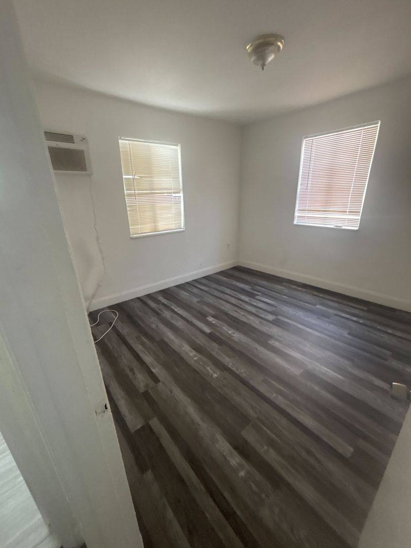 Apartment for rent at 542 NW 8th St, Miami, FL 33136