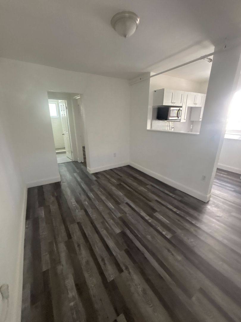 Apartment for rent at 542 NW 8th St, Miami, FL 33136