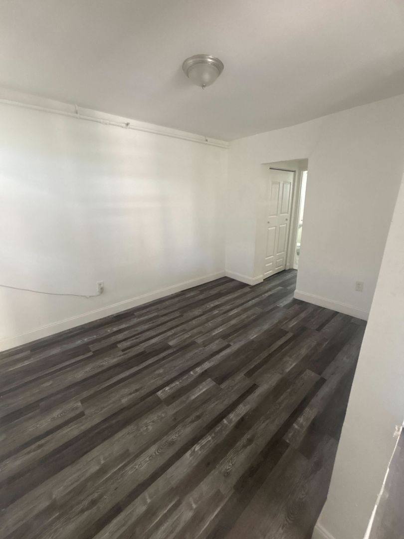Apartment for rent at 542 NW 8th St, Miami, FL 33136