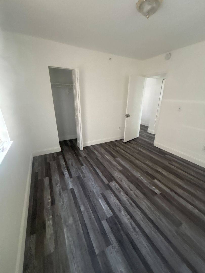 Apartment for rent at 542 NW 8th St, Miami, FL 33136