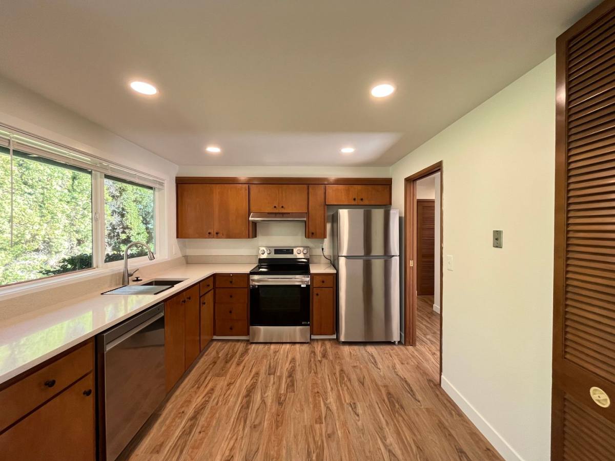 Townhouse for rent at 9007 SW Monterey Place, Portland, OR 97225