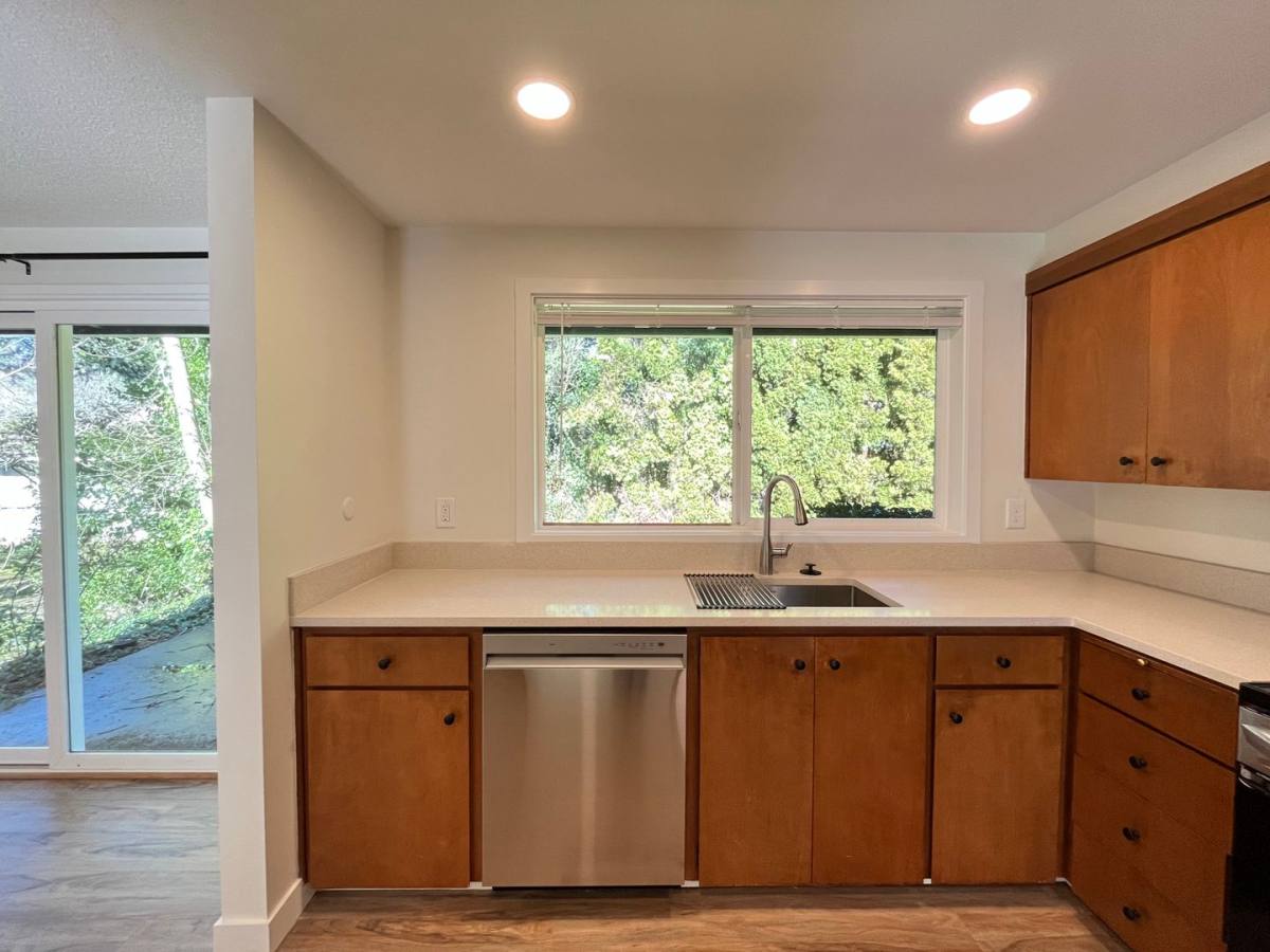 Townhouse for rent at 9007 SW Monterey Place, Portland, OR 97225