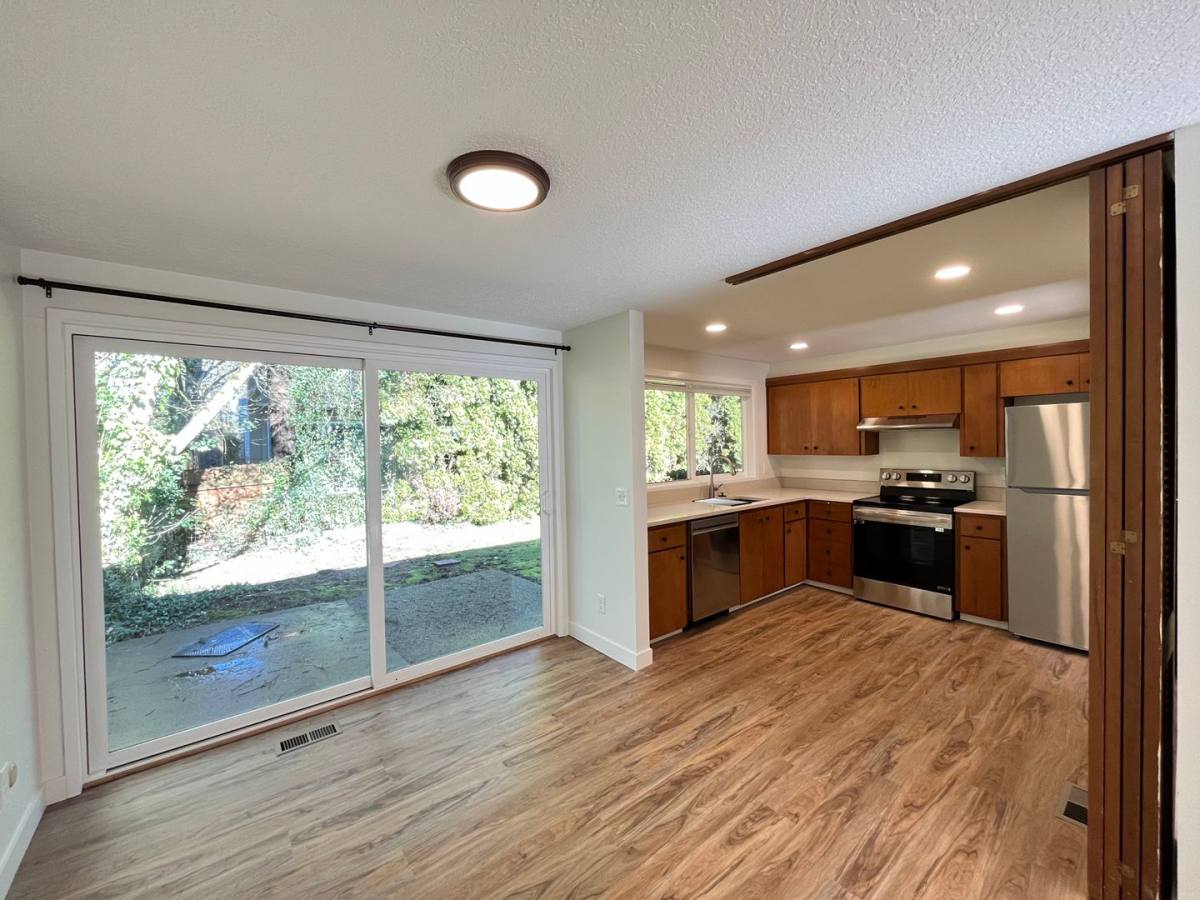 Townhouse for rent at 9007 SW Monterey Place, Portland, OR 97225