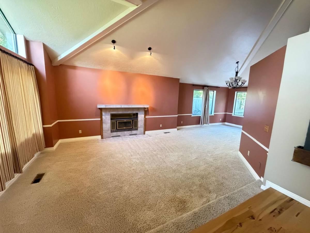 House for rent at 2298 E Oak Leaf Way, Sandy, UT 84092