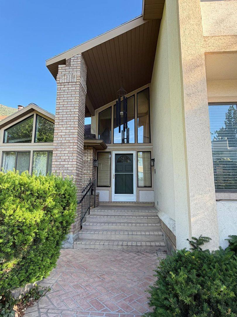 House for rent at 2298 E Oak Leaf Way, Sandy, UT 84092