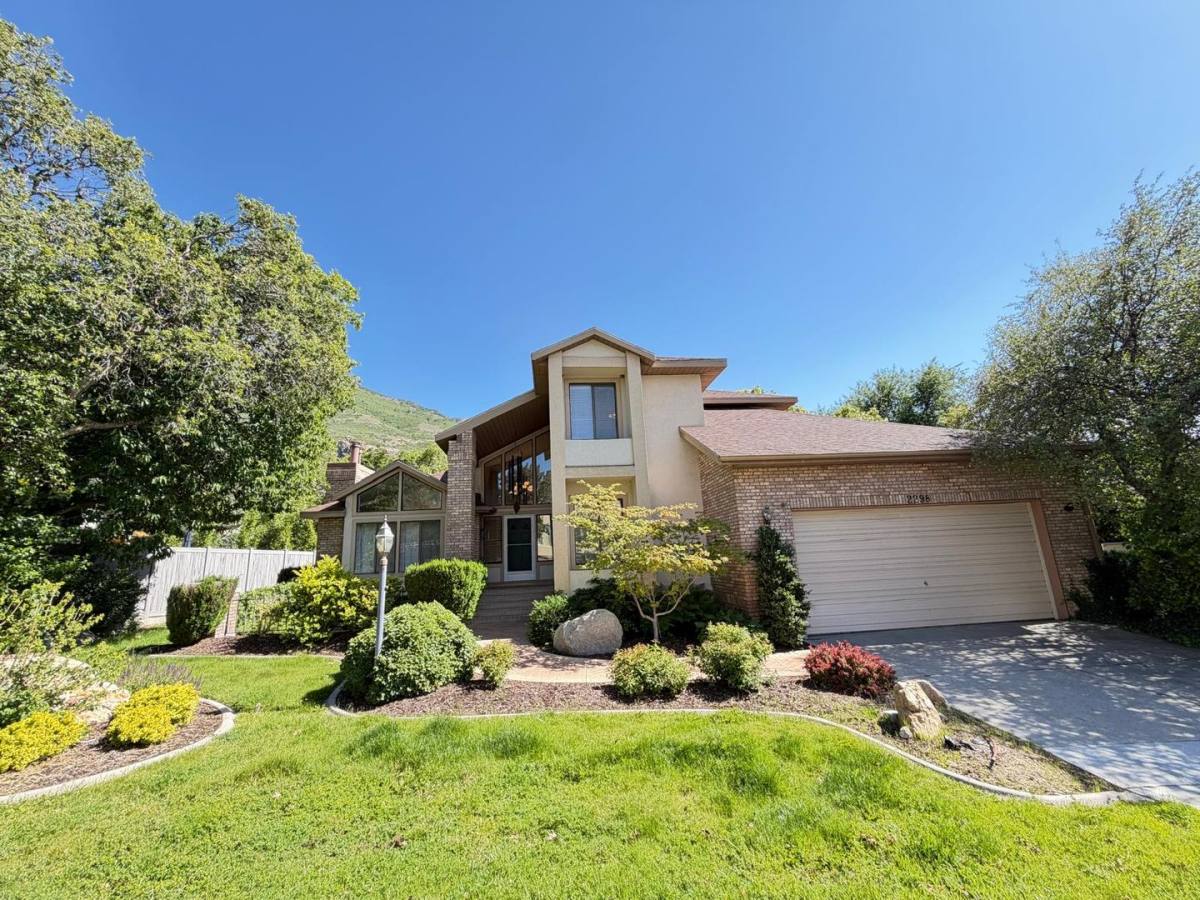 House for rent at 2298 E Oak Leaf Way, Sandy, UT 84092