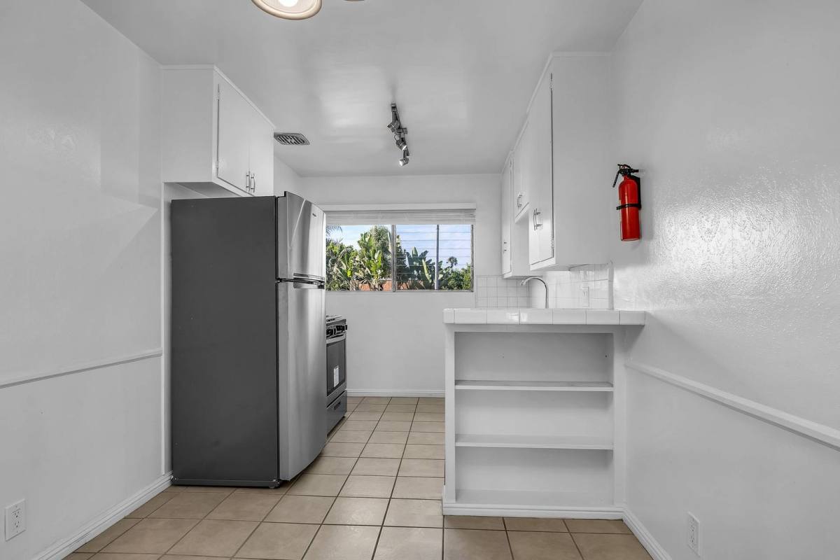 Apartment for rent at 4926 August St, Los Angeles, CA 90008
