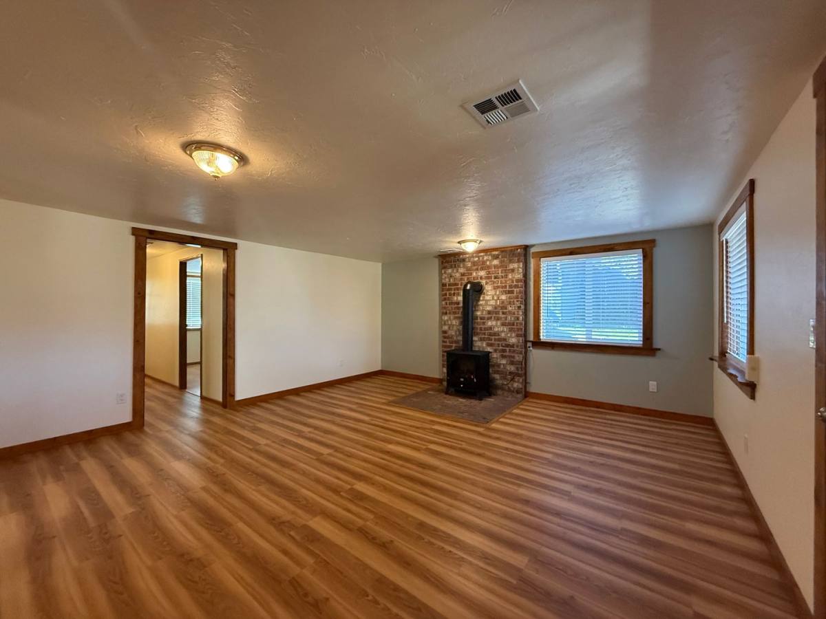 House for rent at 282 Sheridan St, Ashland, OR 97520