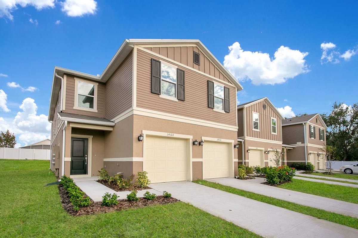 Townhouse for rent at 1460 Mirabella Circle, Davenport, FL 33897