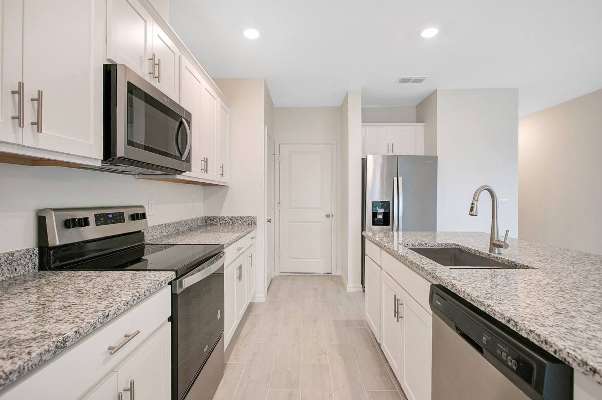 Townhouse for rent at 1460 Mirabella Circle, Davenport, FL 33897