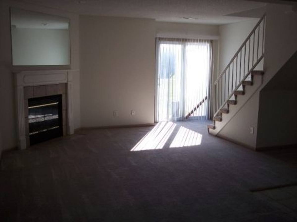 Apartment for rent at 115 Polk St, Warrensburg, MO 64093