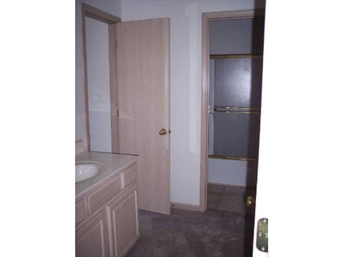 Apartment for rent at 115 Polk St, Warrensburg, MO 64093
