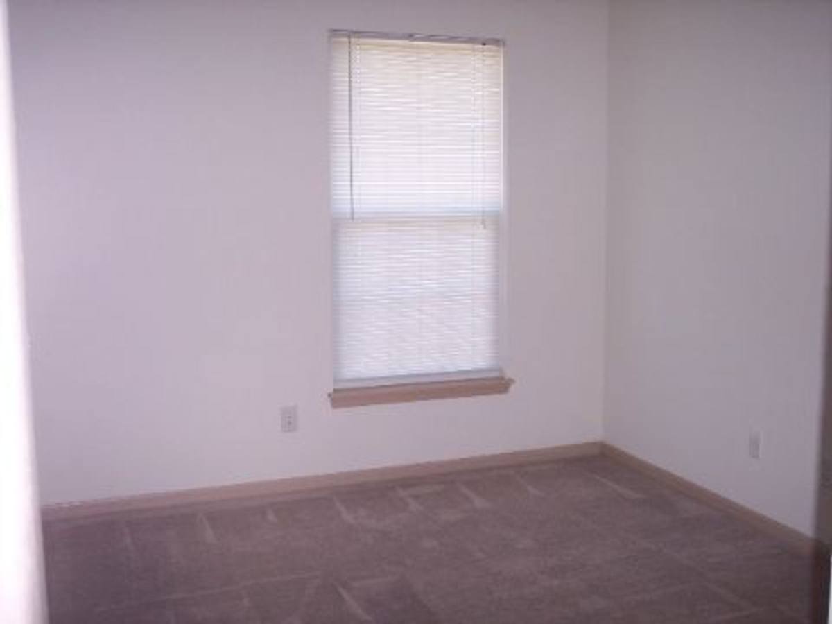 Apartment for rent at 115 Polk St, Warrensburg, MO 64093