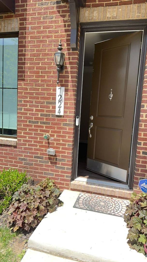 Townhouse for rent at 7224 Mountaineer Dr, Alexandria, VA 22306