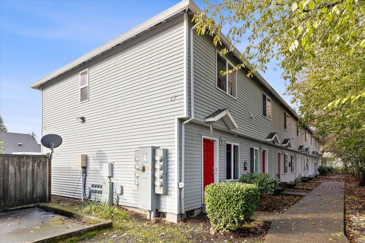 Townhouse for rent at 2641-2653 SE 141st Ave, Portland, OR 97236