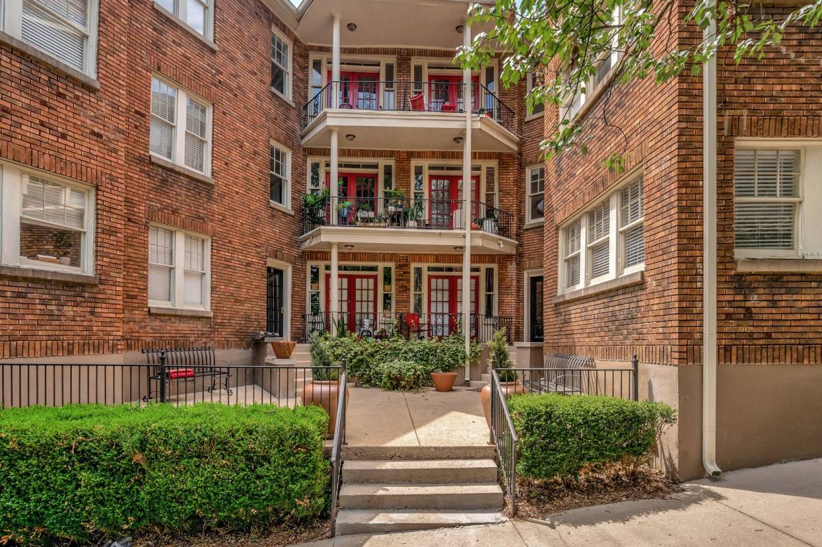 Apartment for rent at 2907 13th Ave S, Birmingham, AL 35205
