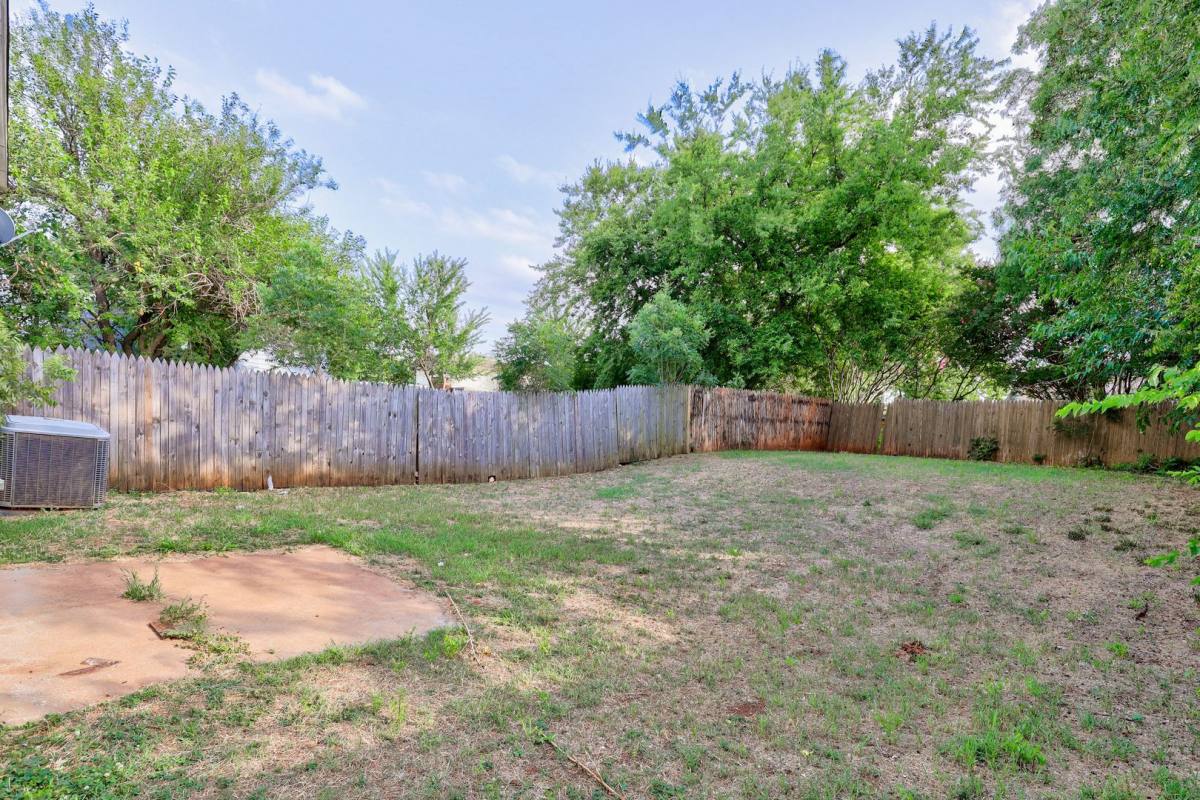 House for rent at 7507 Knight Lake Dr, Oklahoma City, OK 73132