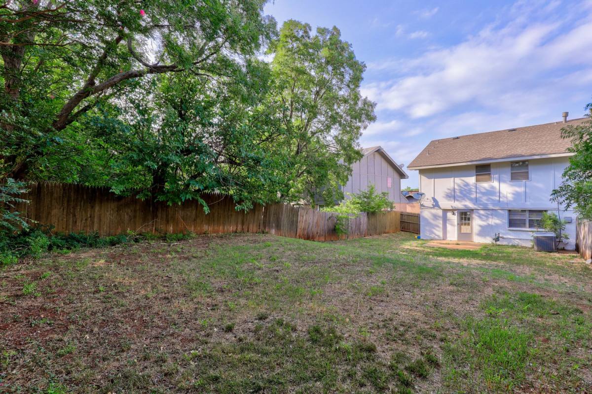 House for rent at 7507 Knight Lake Dr, Oklahoma City, OK 73132