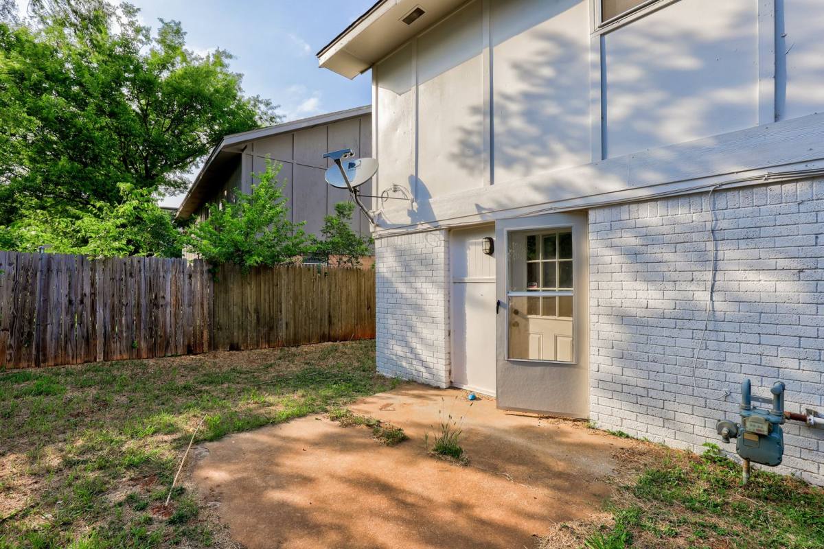 House for rent at 7507 Knight Lake Dr, Oklahoma City, OK 73132