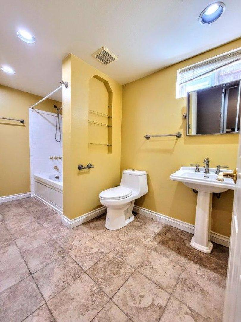 House for rent at 7721 Earl Ave NW, Seattle, WA 98117
