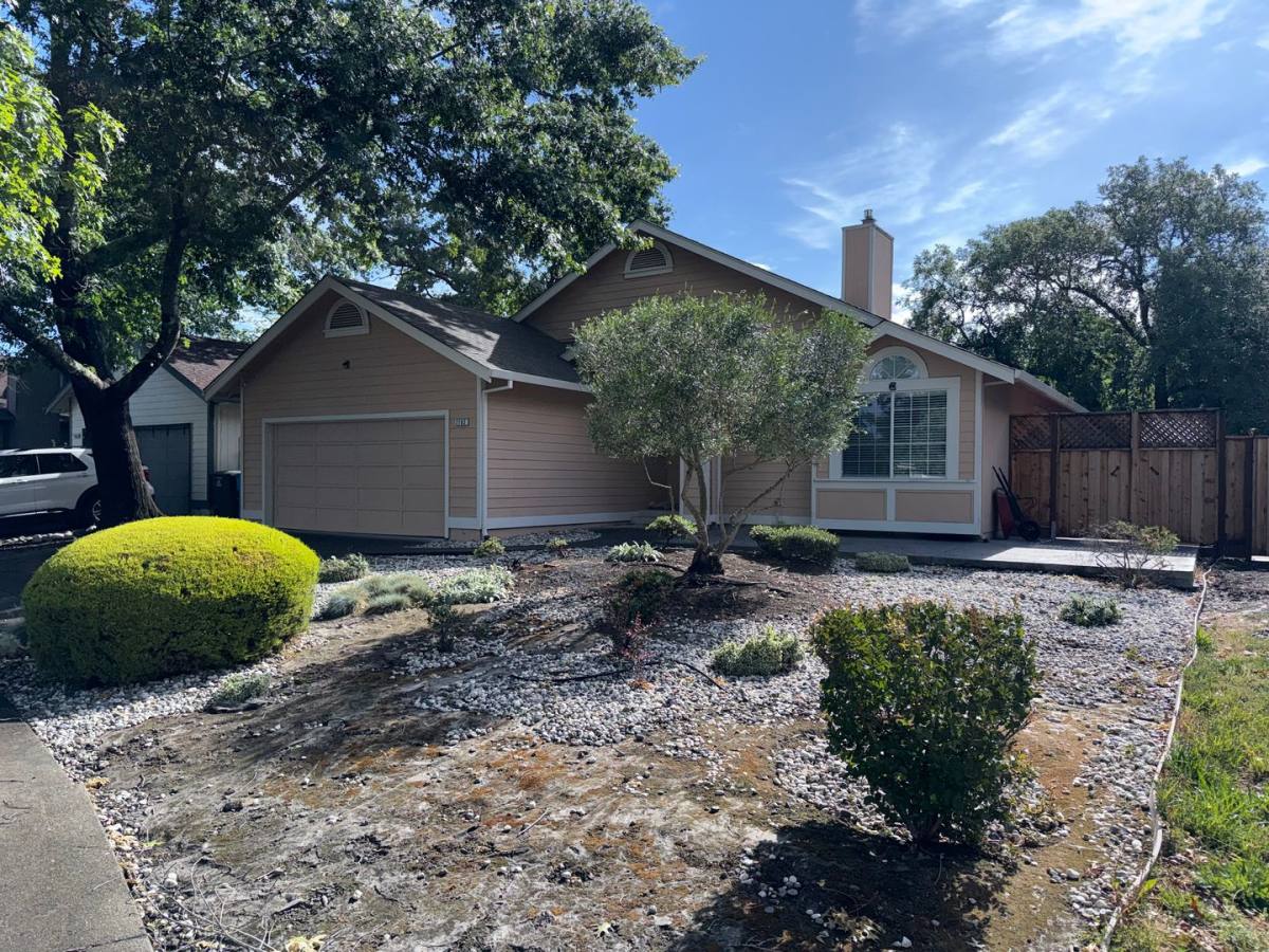 House for rent at 2782 Royal Oak Place, Santa Rosa, CA 95403