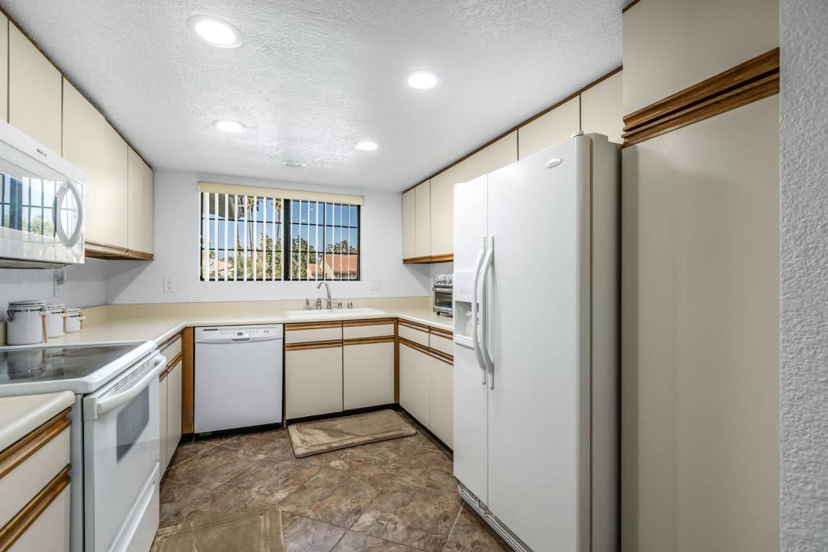 Condo for rent at 2701 E Mesquite Ave, Palm Springs, CA 92264