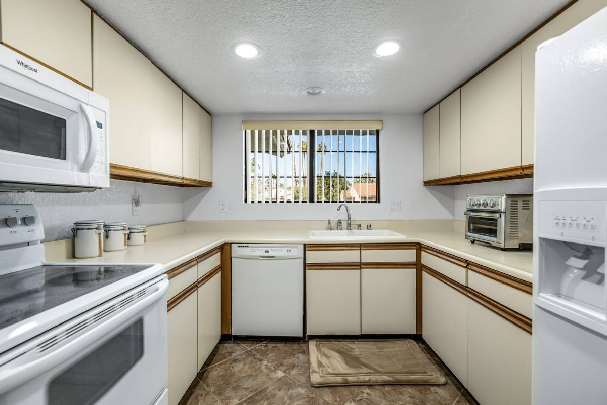 Condo for rent at 2701 E Mesquite Ave, Palm Springs, CA 92264