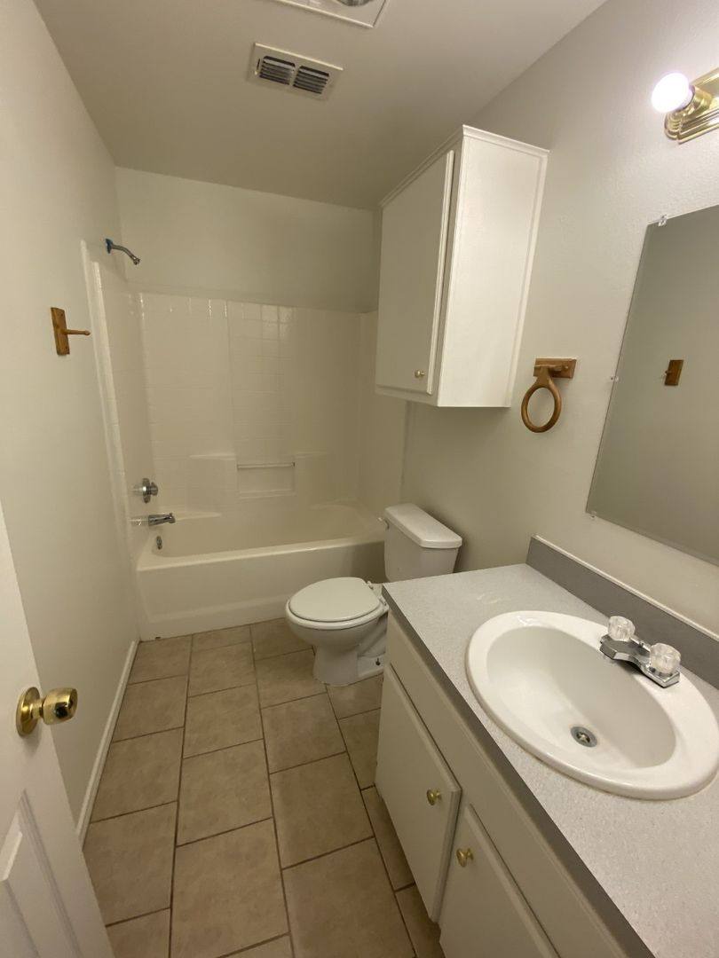House for rent at 513 E Queens St, Lubbock, TX 79403