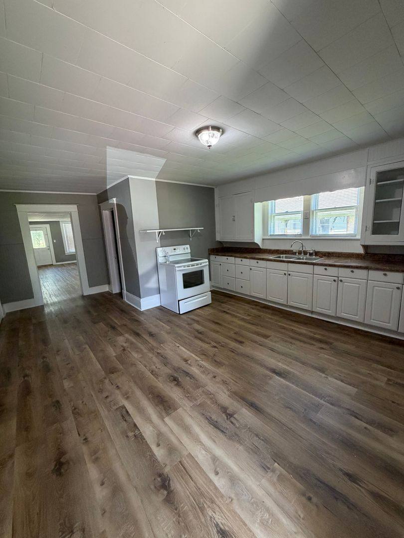 House for rent at 18 S Linden, Du Quoin, IL 62832
