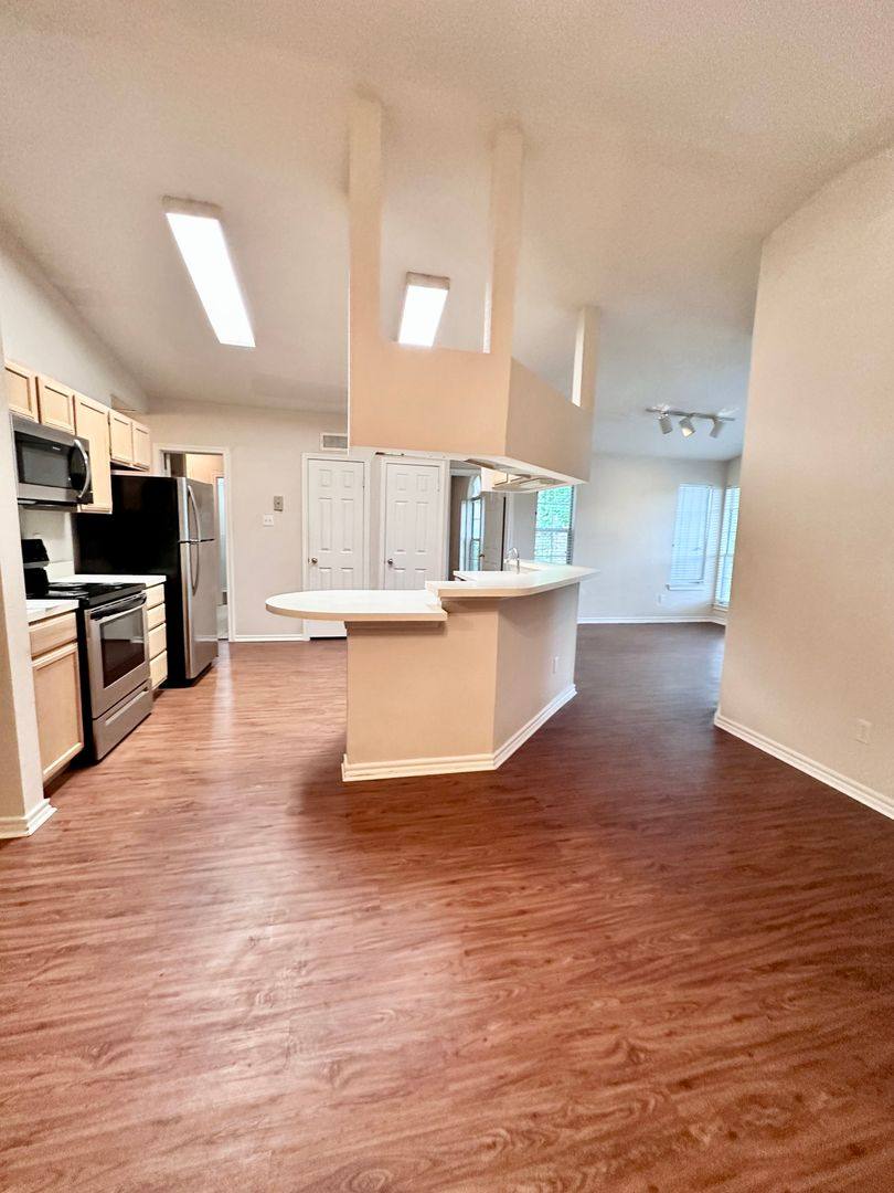 Townhouse for rent at 6804 N Capital of Texas Highway 422, Austin, TX 78731