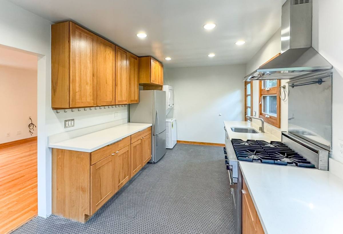 Apartment for rent at 3515 Beethoven St, Los Angeles, CA 90066