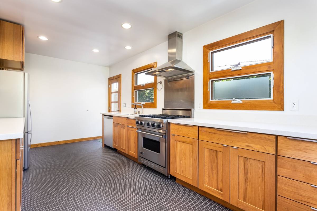 Apartment for rent at 3515 Beethoven St, Los Angeles, CA 90066