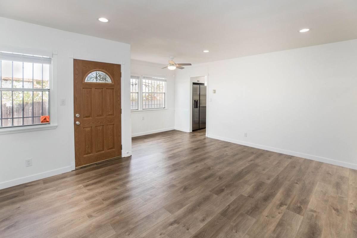 Apartment for rent at 740 Flower Ave #742, Venice, CA 90291