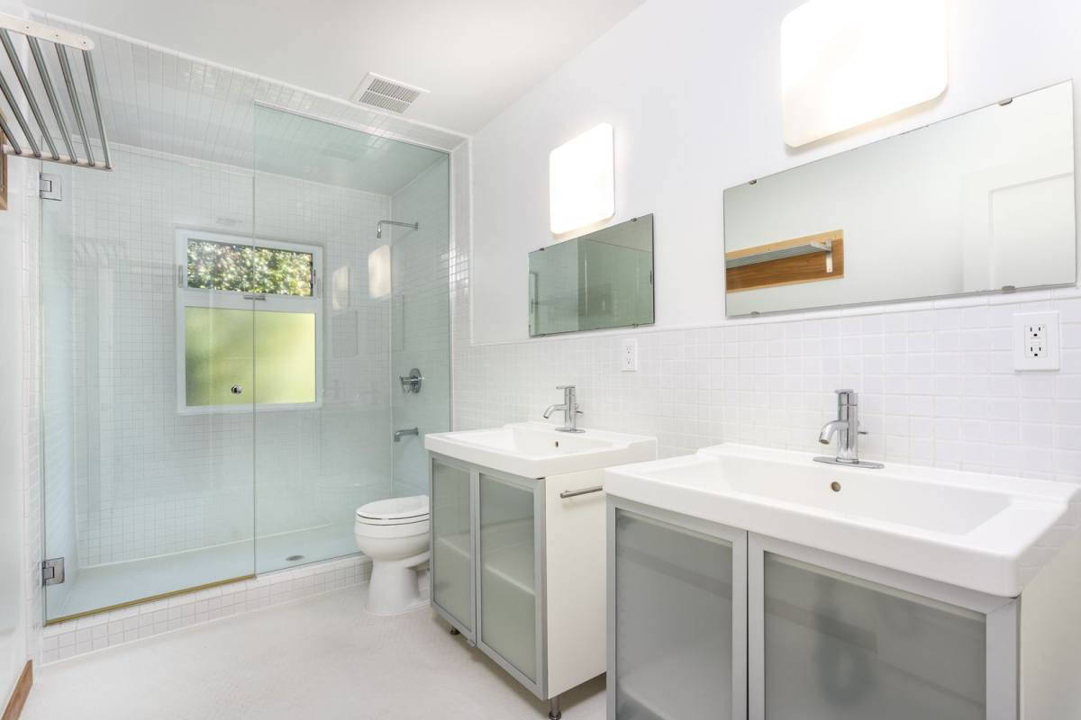 Apartment for rent at 3517 Beethoven St, Los Angeles, CA 90066