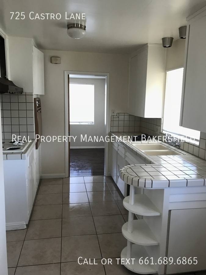 House for rent at 725 Castro Lane, Bakersfield, CA 93304