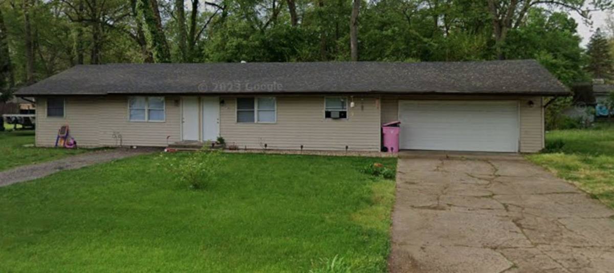 Apartment for rent at 29936 & 29938 Cardinal Ave, Elkhart, IN 46516