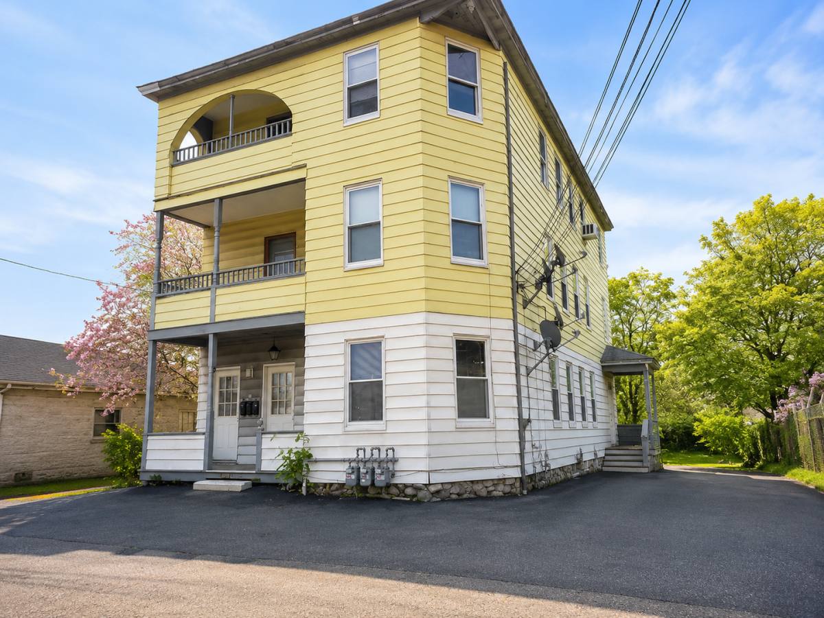Apartment for rent at 5 Malden Terrace, Worcester, MA 01606
