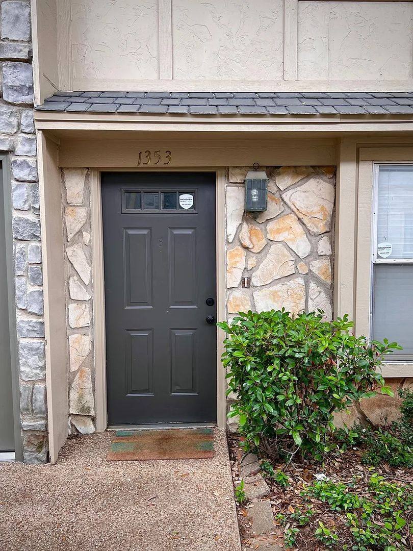 House for rent at 1353 S 11th, Waco, TX 76706