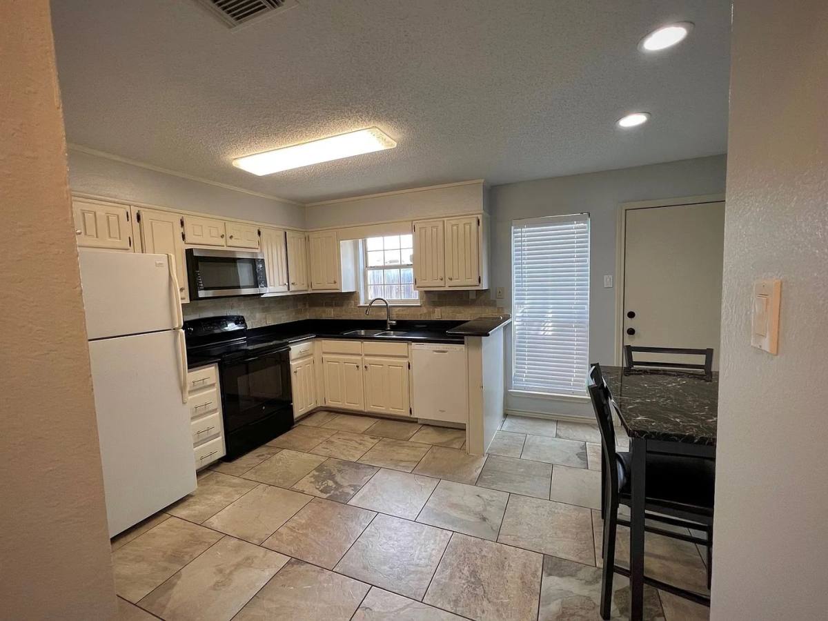 House for rent at 1353 S 11th, Waco, TX 76706